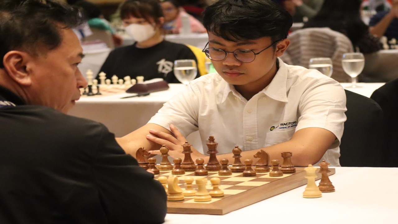阿迪亚·巴古斯·阿尔凡凭借鲍比·费舍尔的主打招式，在2024年曼谷国际象棋公开赛第二轮中轻松获胜